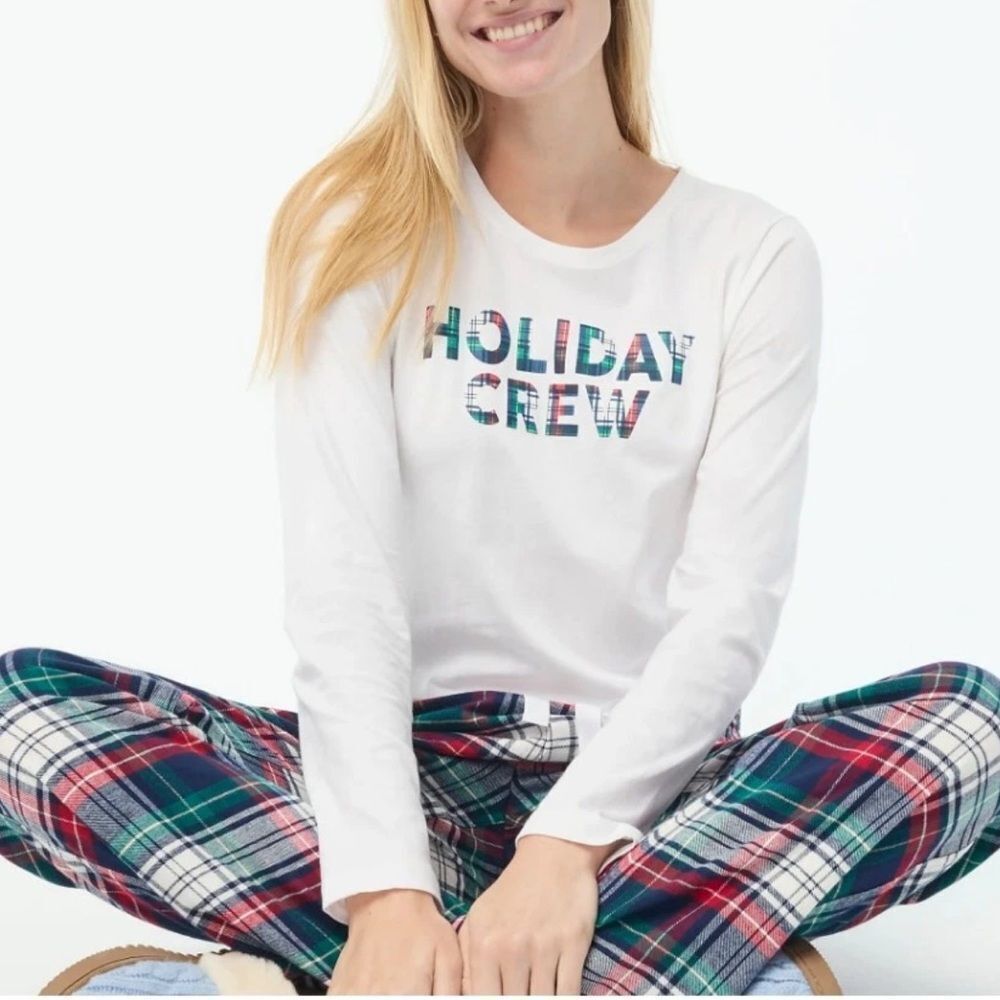J.Crew Women’s Plus Long-sleeve Holiday Crew Graphic Tee